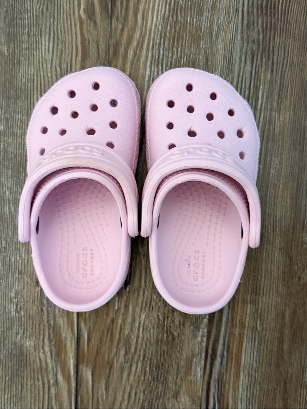 CROCS Kids Classic Clog in Light Pink 6C